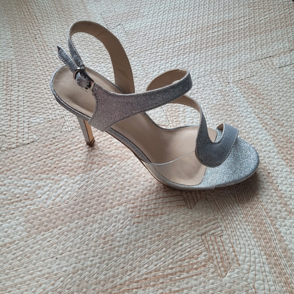 Le Chateau Silver and Clear Sparkly Heels - Picture 6 of 9